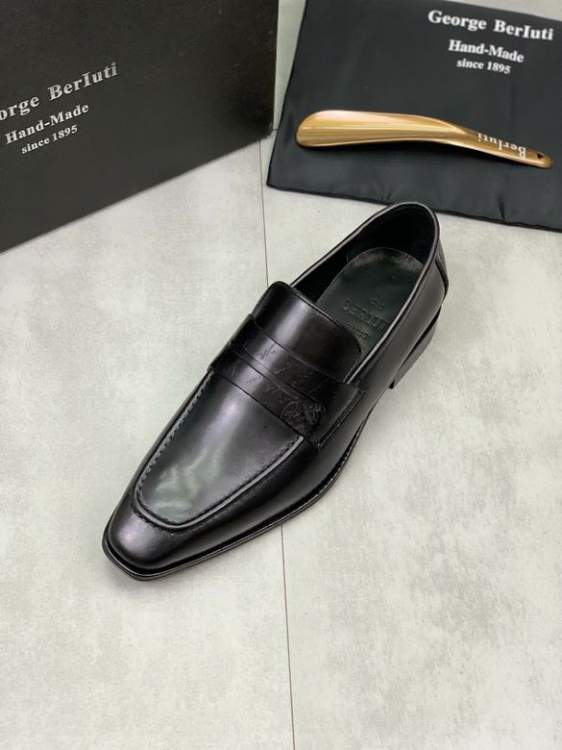 Picture of Louis Vuitton Shoes _SKULVsz38-44069313816